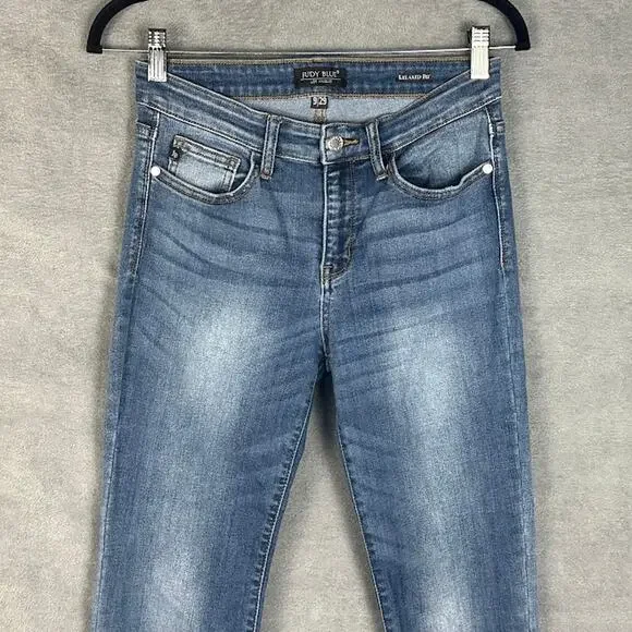Judy Blue Jeans Womens 9/29 Blue Relaxed Fit Skinny Stretch Pockets Cropped - Picture 2 of 13